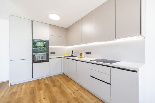 Predaj bytu 3-izbový 77 m², Emilie Hyblerové, Praha Predaj bytu 3-izbový 77 m², Emilie Hyblerové, Praha