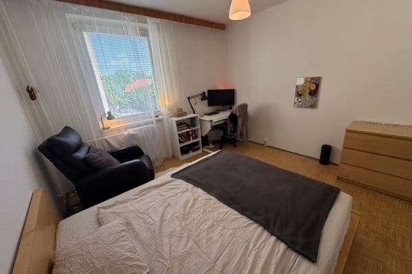 Prenájom bytu 3-izbový 70 m², U Stanice, Praha Prenájom bytu 3-izbový 70 m², U Stanice, Praha