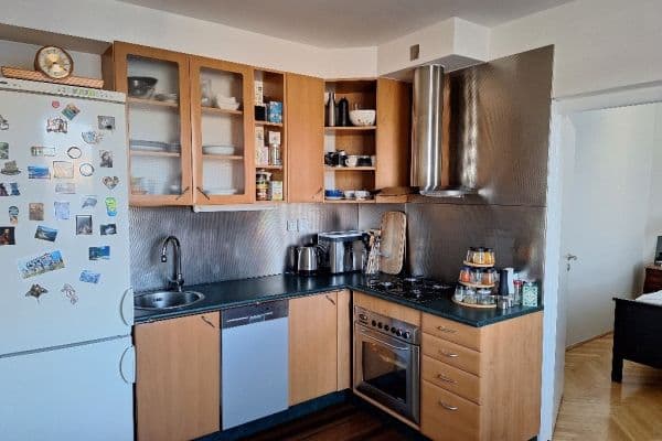 Prenájom bytu 2-izbový 60 m², Horolezecká, Praha Prenájom bytu 2-izbový 60 m², Horolezecká, Praha