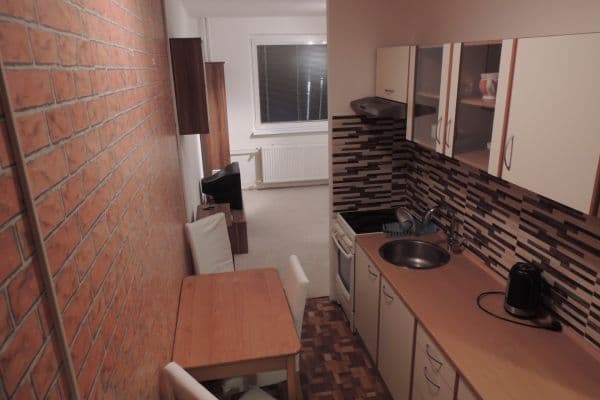 Prenájom bytu 1-izbový 28 m², Vlnařská, Liberec Prenájom bytu 1-izbový 28 m², Vlnařská, Liberec