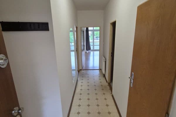 Prenájom bytu 2-izbový 53 m², nábřeží Závodu míru, Pardubice, Pardubický kraj Prenájom bytu 2-izbový 53 m², nábřeží Závodu míru, Pardubice, Pardubický kraj