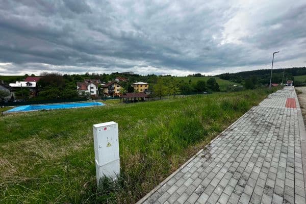 Predaj pozemku 811 m², Tichov Predaj pozemku 811 m², Tichov