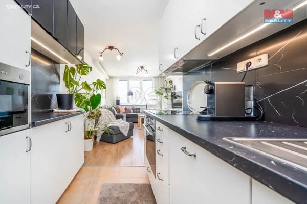 Prenájom bytu 2-izbový 43 m², Jiránkova, Praha Prenájom bytu 2-izbový 43 m², Jiránkova, Praha
