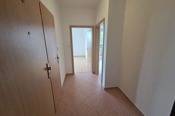 Prenájom bytu 2-izbový 45 m², Werichova, Praha Prenájom bytu 2-izbový 45 m², Werichova, Praha