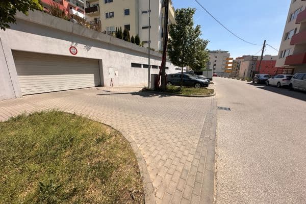 Prenájom garáže 12 m², Chudčická, Brno Prenájom garáže 12 m², Chudčická, Brno