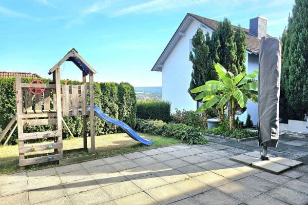 Prenájom bytu 4-izbový 155 m², Feldstraße 3, Bad Soden-Salmünster Prenájom bytu 4-izbový 155 m², Feldstraße 3, Bad Soden-Salmünster