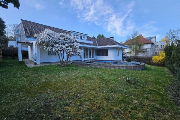 Predaj domu 209 m², pozemek 797 m², Kassel Predaj domu 209 m², pozemek 797 m², Kassel