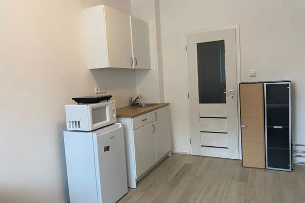 Prenájom bytu 1-izbový 18 m², Banskobystrická, Brno Prenájom bytu 1-izbový 18 m², Banskobystrická, Brno
