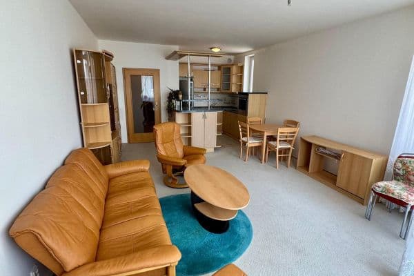 Predaj bytu 3-izbový 76 m², Pastevců, Praha Predaj bytu 3-izbový 76 m², Pastevců, Praha