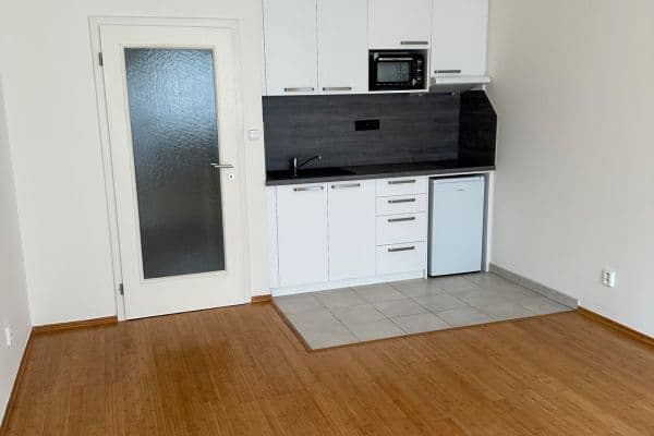 Predaj bytu 1-izbový 32 m², Pešlova, Praha Predaj bytu 1-izbový 32 m², Pešlova, Praha