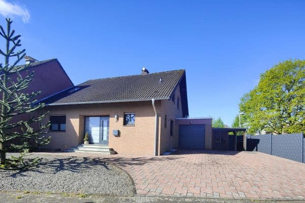 Predaj domu 150 m², pozemek 429 m², Bedburg Predaj domu 150 m², pozemek 429 m², Bedburg