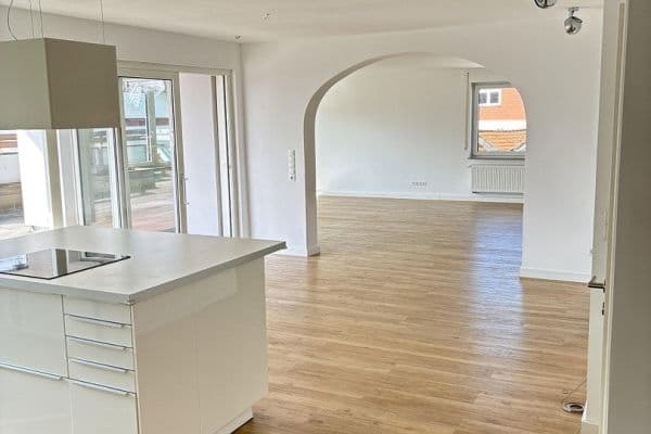 Prenájom bytu 3-izbový 154 m², Bahnhofstraße 4a, Delligsen Prenájom bytu 3-izbový 154 m², Bahnhofstraße 4a, Delligsen
