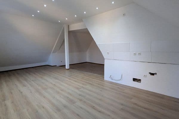 Prenájom bytu 3-izbový 90 m², Kleingartacher Straße 1, Stetten a. H. Schwaigern Prenájom bytu 3-izbový 90 m², Kleingartacher Straße 1, Stetten a. H. Schwaigern