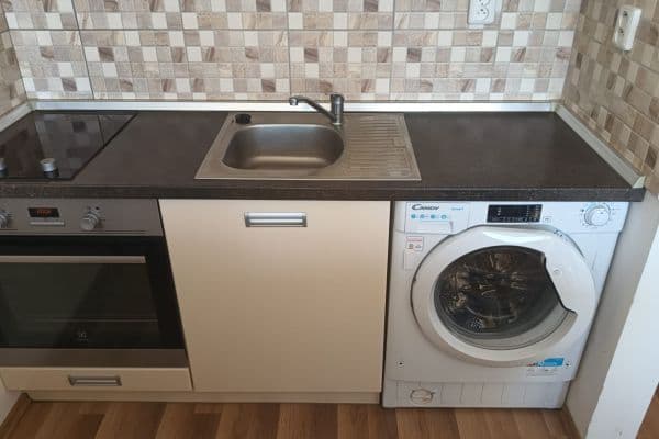 Prenájom bytu Garsoniéra 23 m², Nad Lesním divadlem, Praha Prenájom bytu Garsoniéra 23 m², Nad Lesním divadlem, Praha
