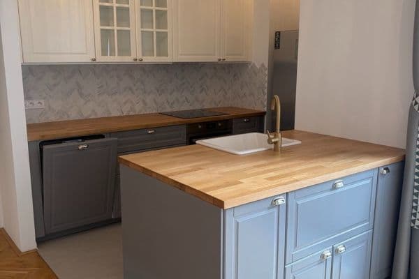 Prenájom bytu 3-izbový 73 m², Pod Jalovým dvorem, Praha Prenájom bytu 3-izbový 73 m², Pod Jalovým dvorem, Praha