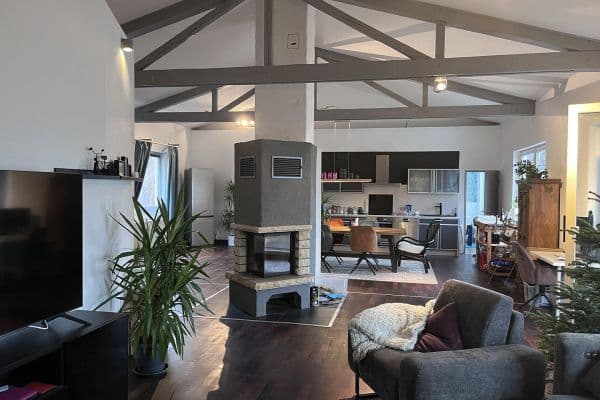 Prenájom bytu 5-izbový 170 m², Leverkusen Prenájom bytu 5-izbový 170 m², Leverkusen