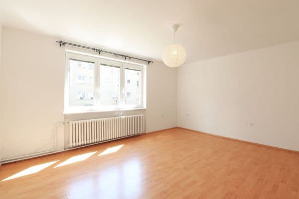 Prenájom bytu 3-izbový 64 m², Třešňová, Lysá nad Labem Prenájom bytu 3-izbový 64 m², Třešňová, Lysá nad Labem