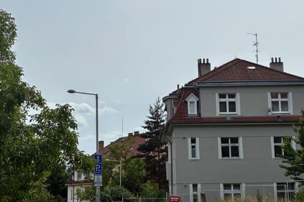 Prenájom bytu 2-izbový 50 m², Třístoličná, Praha Prenájom bytu 2-izbový 50 m², Třístoličná, Praha