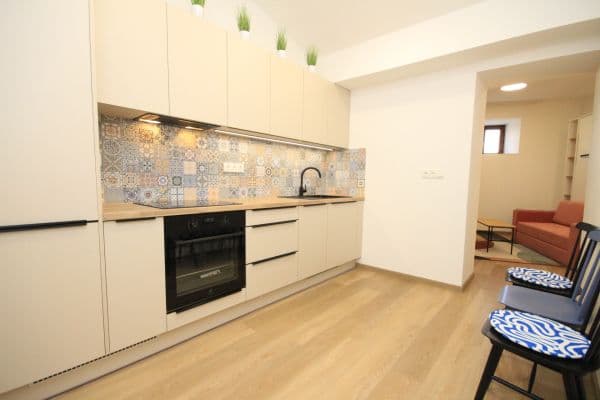 Predaj bytu 1-izbový 33 m², Milíčova, Praha Predaj bytu 1-izbový 33 m², Milíčova, Praha
