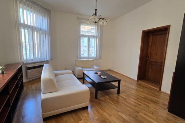 Prenájom bytu 3-izbový 67 m², Koubkova, Praha Prenájom bytu 3-izbový 67 m², Koubkova, Praha