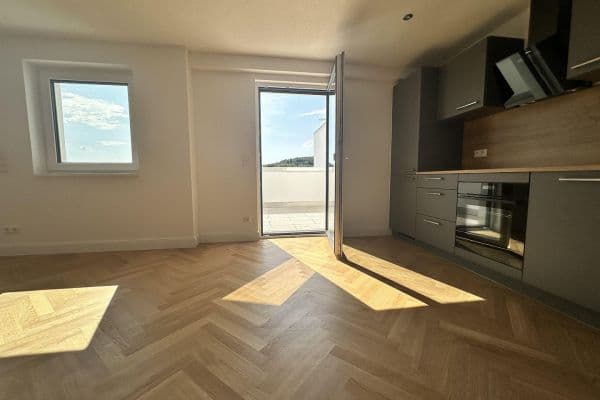 Prenájom bytu 1-izbový 75 m², Waldenbucherstraße 37, Aichtal Prenájom bytu 1-izbový 75 m², Waldenbucherstraße 37, Aichtal