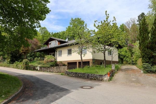 Predaj domu 222 m², pozemek 912 m², Hayingen Predaj domu 222 m², pozemek 912 m², Hayingen