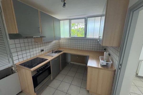 Prenájom bytu 4-izbový 91 m², Brüsseler Straße 37, Bonn Prenájom bytu 4-izbový 91 m², Brüsseler Straße 37, Bonn
