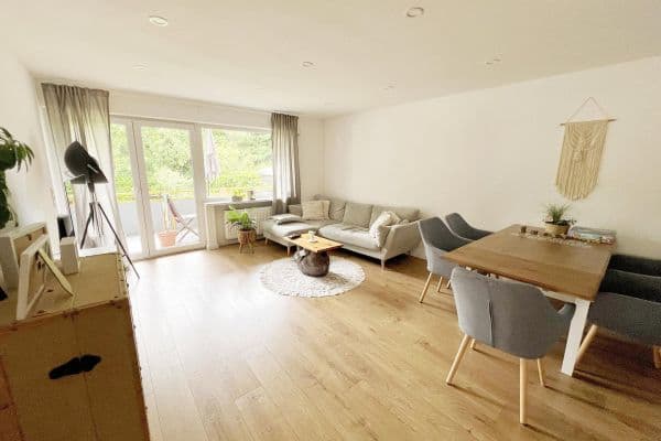 Prenájom bytu 3-izbový 88 m², Samansstr. 17, Bonn Prenájom bytu 3-izbový 88 m², Samansstr. 17, Bonn