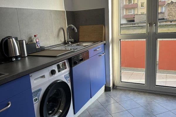 Prenájom bytu 3-izbový 88 m², Mannheim, Bádensko-Wurttembersko Prenájom bytu 3-izbový 88 m², Mannheim, Bádensko-Wurttembersko