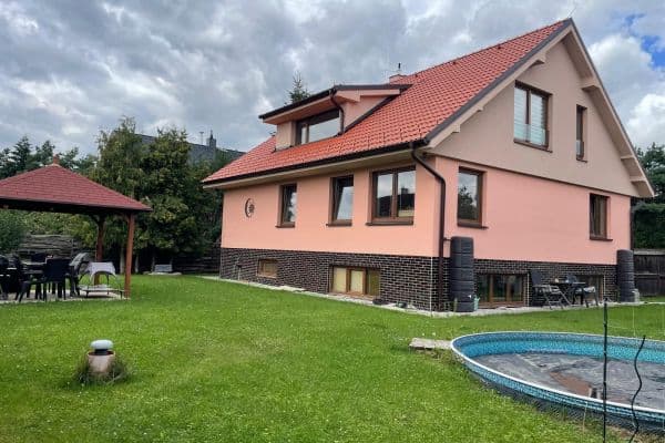 Prenájom domu 255 m², pozemek 477 m², Na Lipce, Mirošovice Prenájom domu 255 m², pozemek 477 m², Na Lipce, Mirošovice