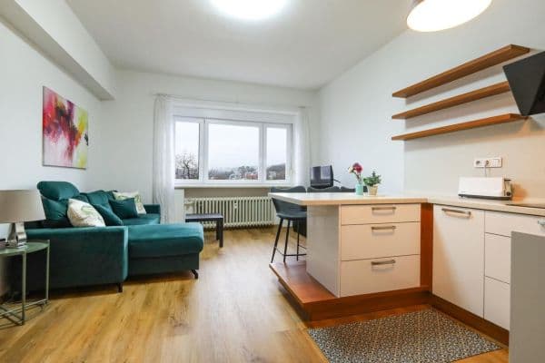 Prenájom bytu 3-izbový 80 m², Pellicova, Brno Prenájom bytu 3-izbový 80 m², Pellicova, Brno