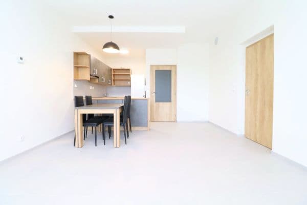 Prenájom bytu 3-izbový 61 m², U Zimoviště, Praha Prenájom bytu 3-izbový 61 m², U Zimoviště, Praha