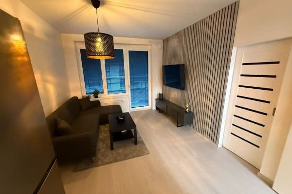 Prenájom bytu 2-izbový 42 m², Thomasova, Praha Prenájom bytu 2-izbový 42 m², Thomasova, Praha