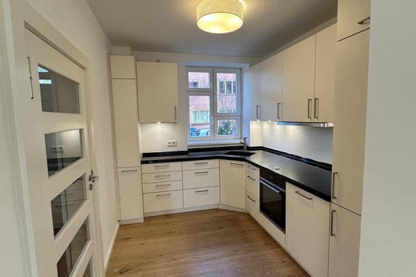 Predaj domu 115 m², pozemek 165 m², Hochsitzweg 99, Berlin, Berlín Predaj domu 115 m², pozemek 165 m², Hochsitzweg 99, Berlin, Berlín