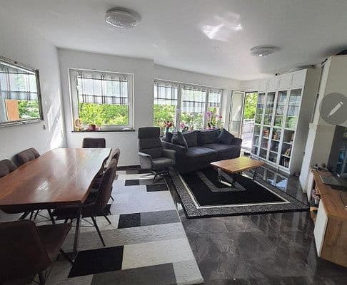 Predaj bytu 3-izbový 84 m², Schwabbacherstr.15, Stuttgart Predaj bytu 3-izbový 84 m², Schwabbacherstr.15, Stuttgart