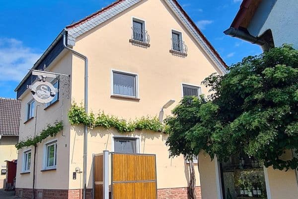 Predaj domu 246 m², pozemek 932 m², Friedhofstraße 21, Worms Predaj domu 246 m², pozemek 932 m², Friedhofstraße 21, Worms