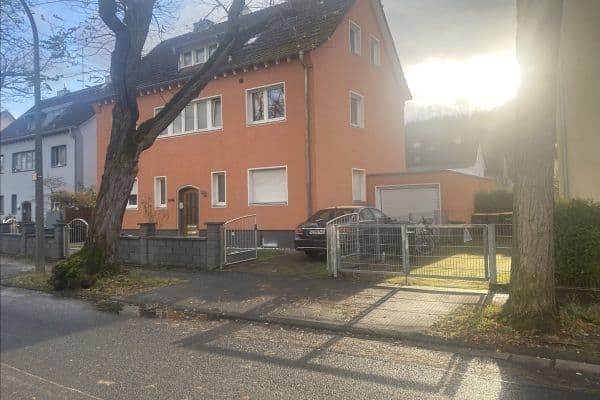 Predaj domu 209 m², pozemek 657 m², Truchseßstraße 83, Bonn Predaj domu 209 m², pozemek 657 m², Truchseßstraße 83, Bonn