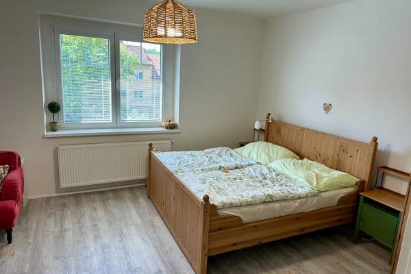 Prenájom bytu 1-izbový 50 m², Horoušanská, Praha Prenájom bytu 1-izbový 50 m², Horoušanská, Praha