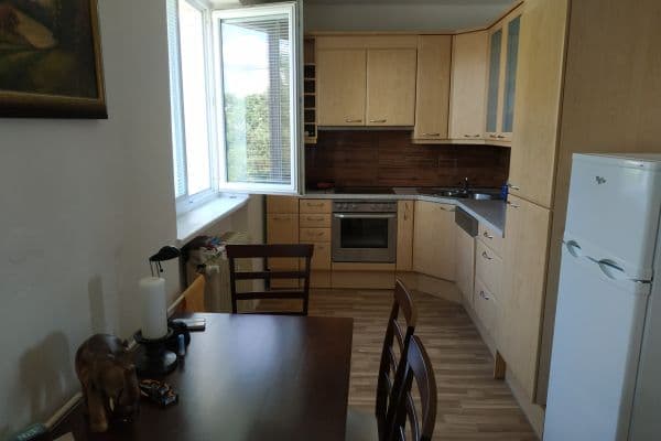 Prenájom bytu 2-izbový 56 m², Na Kopci, Jedovnice Prenájom bytu 2-izbový 56 m², Na Kopci, Jedovnice
