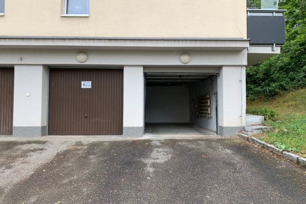 Prenájom garáže 16 m², Štorkánova, Praha Prenájom garáže 16 m², Štorkánova, Praha