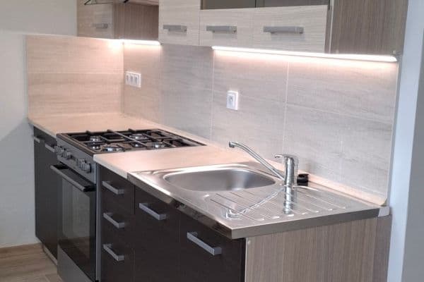 Prenájom bytu 1-izbový 35 m², Varenská, Ostrava Prenájom bytu 1-izbový 35 m², Varenská, Ostrava