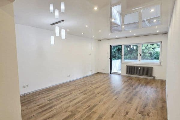Prenájom bytu 3-izbový 85 m², Mulheim an der Ruhr Prenájom bytu 3-izbový 85 m², Mulheim an der Ruhr
