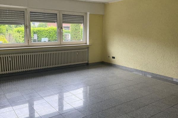 Prenájom bytu 3-izbový 98 m², Oberhausen Prenájom bytu 3-izbový 98 m², Oberhausen
