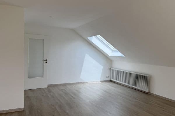 Prenájom bytu 2-izbový 76 m², Gablingen Prenájom bytu 2-izbový 76 m², Gablingen
