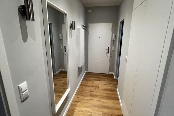 Prenájom bytu 2-izbový 56 m², Berlin, Berlín Prenájom bytu 2-izbový 56 m², Berlin, Berlín