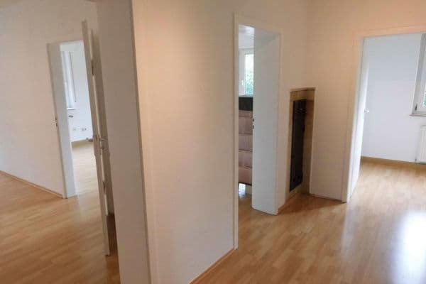 Prenájom bytu 3-izbový 72 m², Stuttgart Prenájom bytu 3-izbový 72 m², Stuttgart