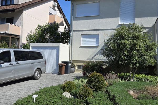 Prenájom domu 180 m², pozemek 388 m², Brühlstr. 39, Stutensee Prenájom domu 180 m², pozemek 388 m², Brühlstr. 39, Stutensee