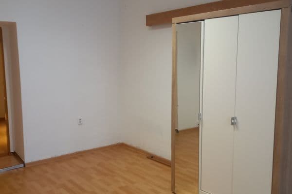 Prenájom bytu 3-izbový 57 m², Bayerova, Brno Prenájom bytu 3-izbový 57 m², Bayerova, Brno