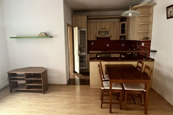 Prenájom bytu 3-izbový 93 m², Bieblova, Ostrava Prenájom bytu 3-izbový 93 m², Bieblova, Ostrava