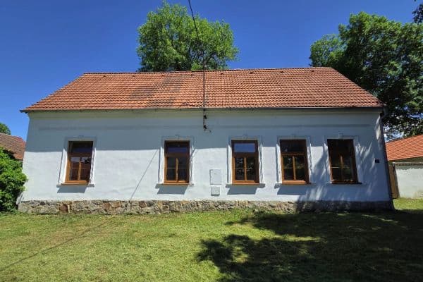 Predaj domu 968 m², pozemek 1.467 m², Kamenice nad Lipou Predaj domu 968 m², pozemek 1.467 m², Kamenice nad Lipou
